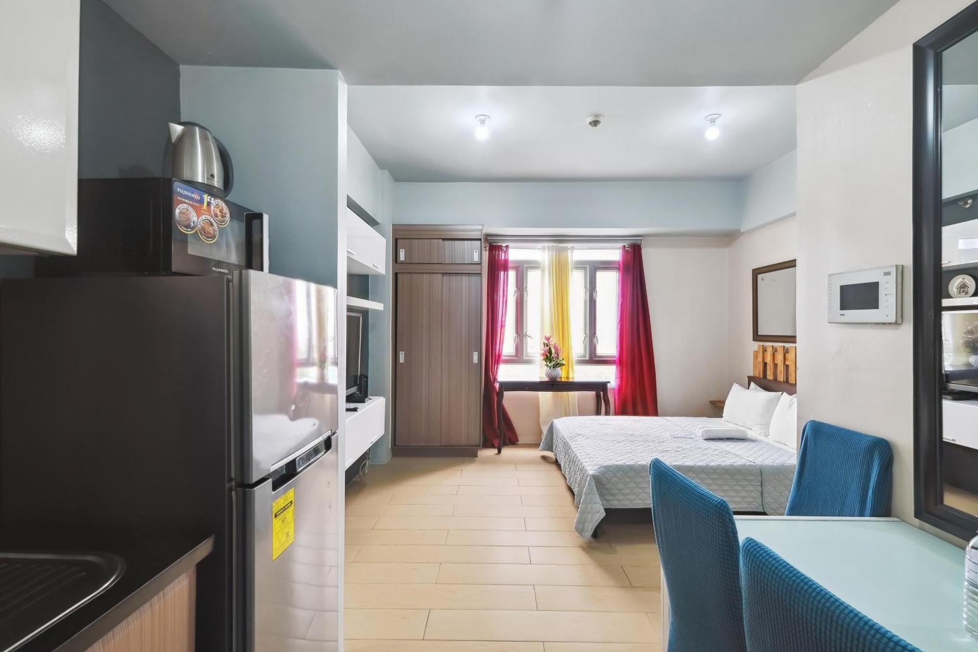 Tess And Tessha Condotel Near T3 Airport Manila Exterior foto